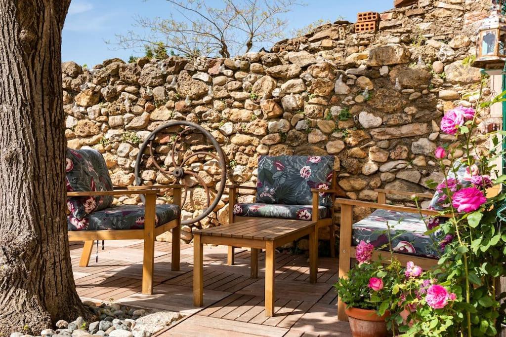 La Calade Bed & Breakfast Montouliers Bagian luar foto